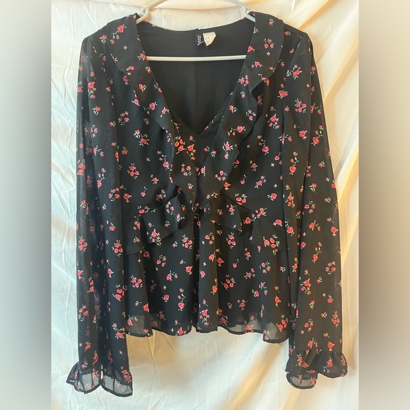 H&M Black Ruffle Top - Picture 5 of 8